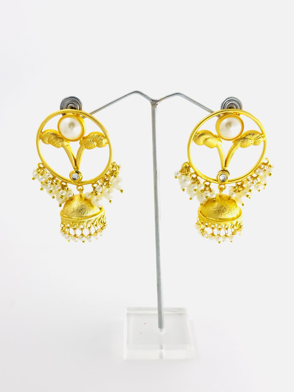 Pearl Gold plated dangler