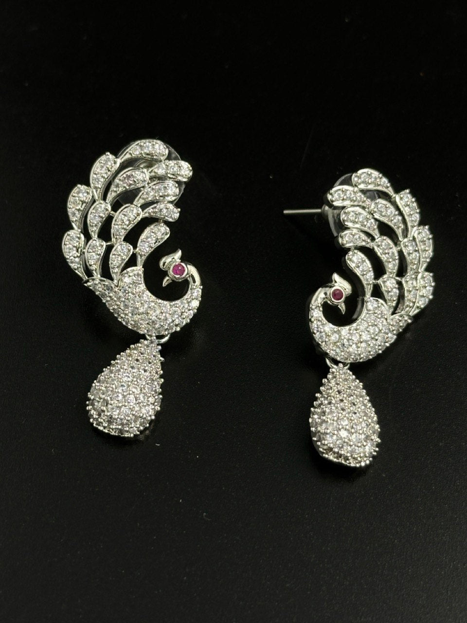 American diamond dangler – Astikya