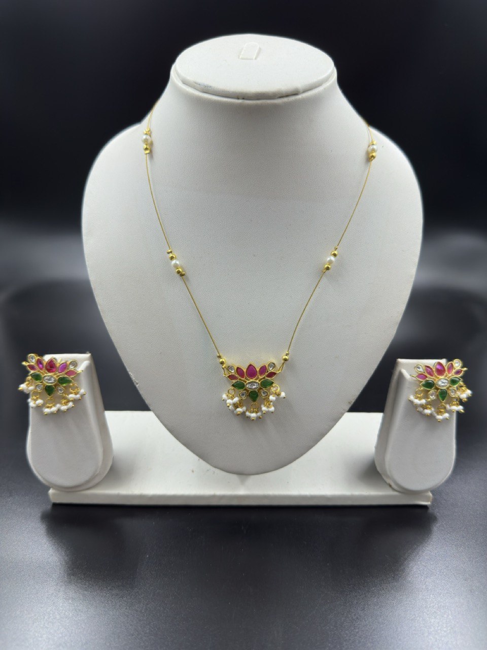 Yashasvi invisible multicolour jadau necklace set