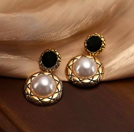 Textured round pearl drop  earrings