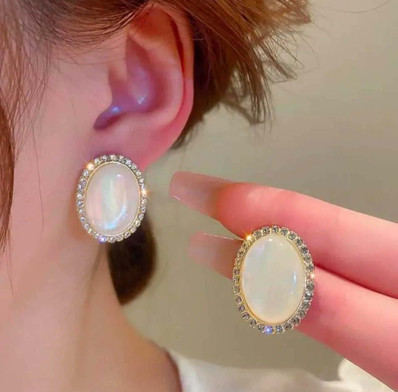 Monalisa opal oval studs