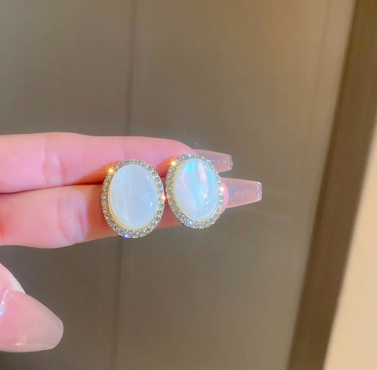 Monalisa opal oval studs