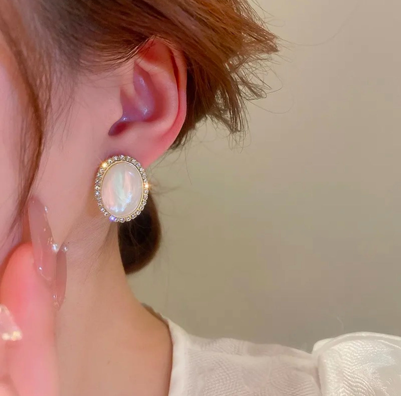 Monalisa opal oval studs