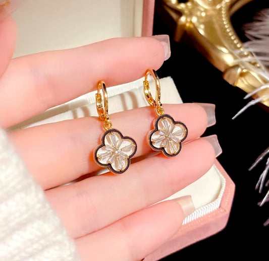 Two sided trendy leaf clover huggie earrings