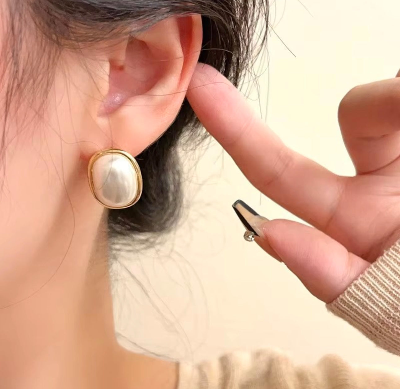 Pearl geometric rectangle stud earrings
