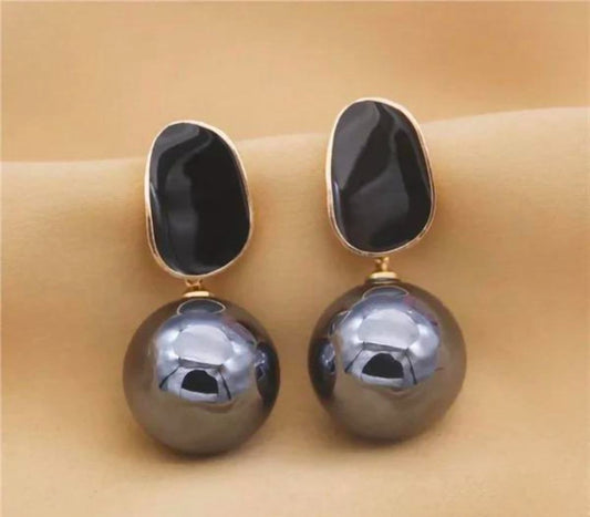 Black pearl dangler Korean earrings