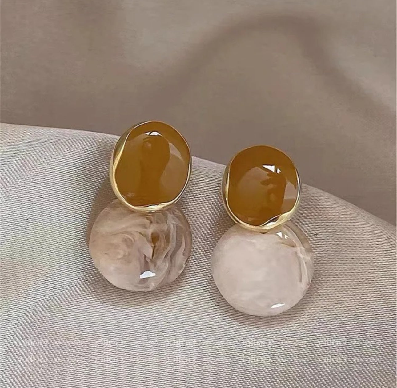 Geometric round contrast enamel earrings
