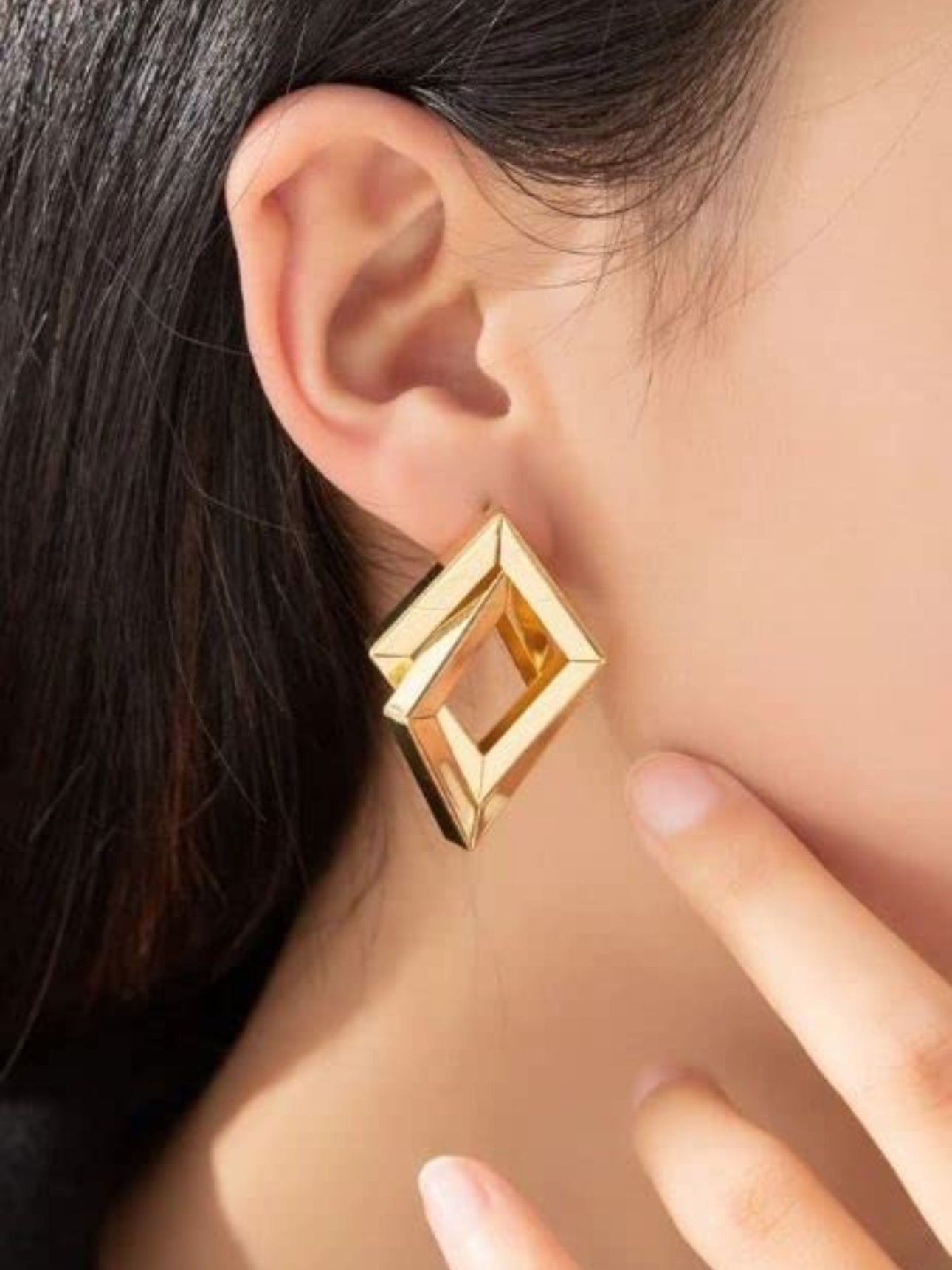Oversized double layer geometric studs