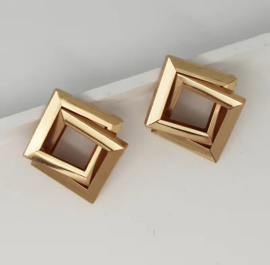 Oversized double layer geometric studs