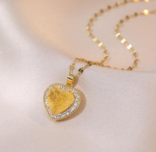 Gold heart crystal lip chain necklace