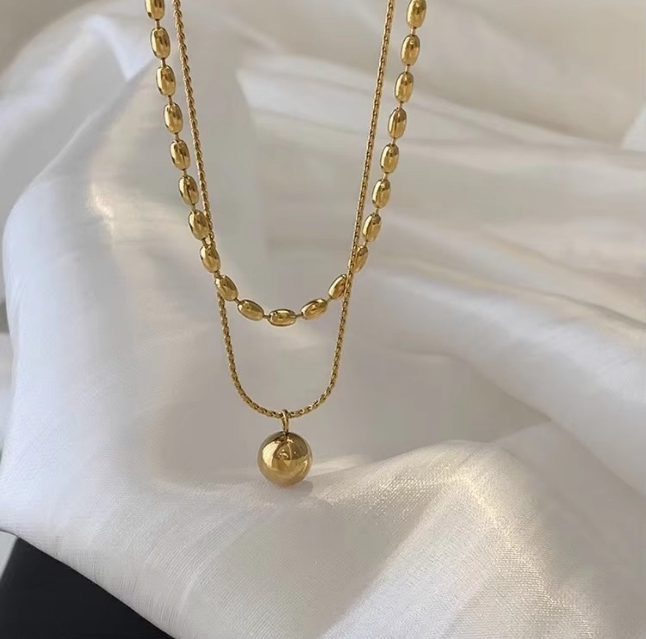 Double layer emerald ball pendant necklace