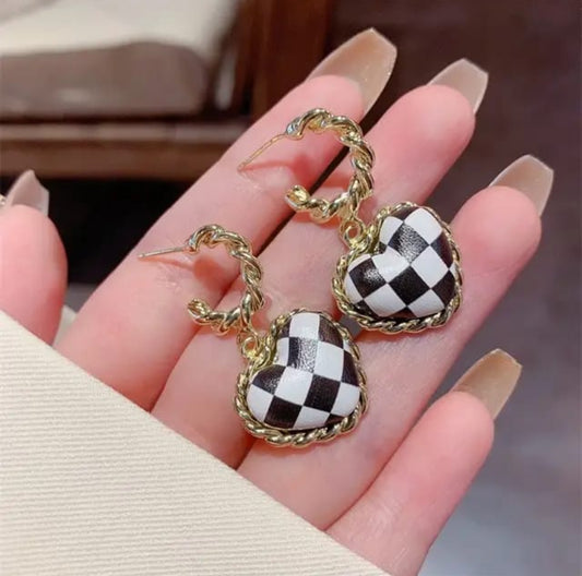 Black  and white  Korean  dangler