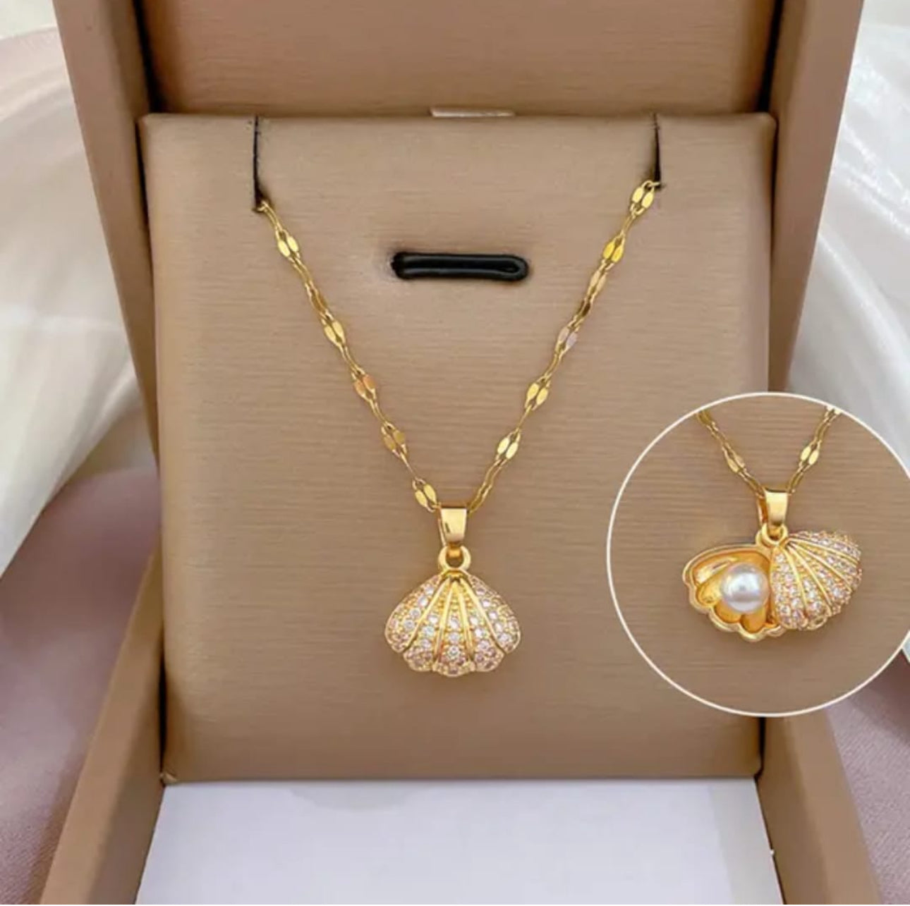 Golden  Pearl shell pendant  Korean necklace