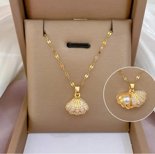 Golden  Pearl shell pendant  Korean necklace