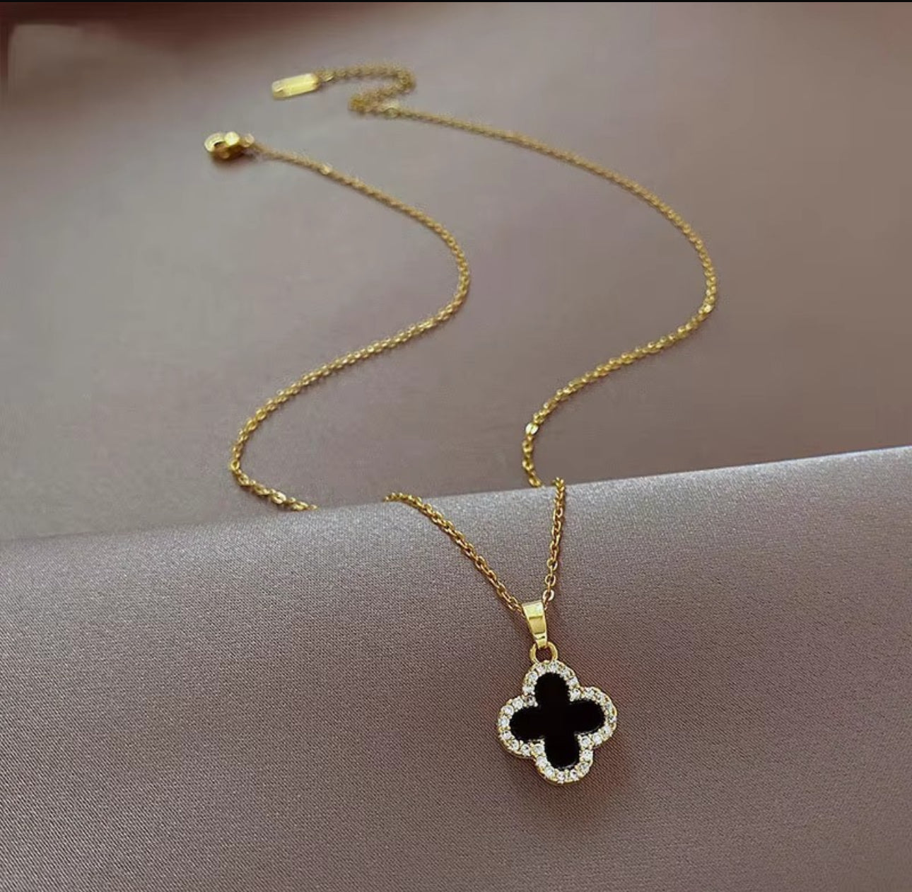Black and white flip golden flower  anti tarnish chain