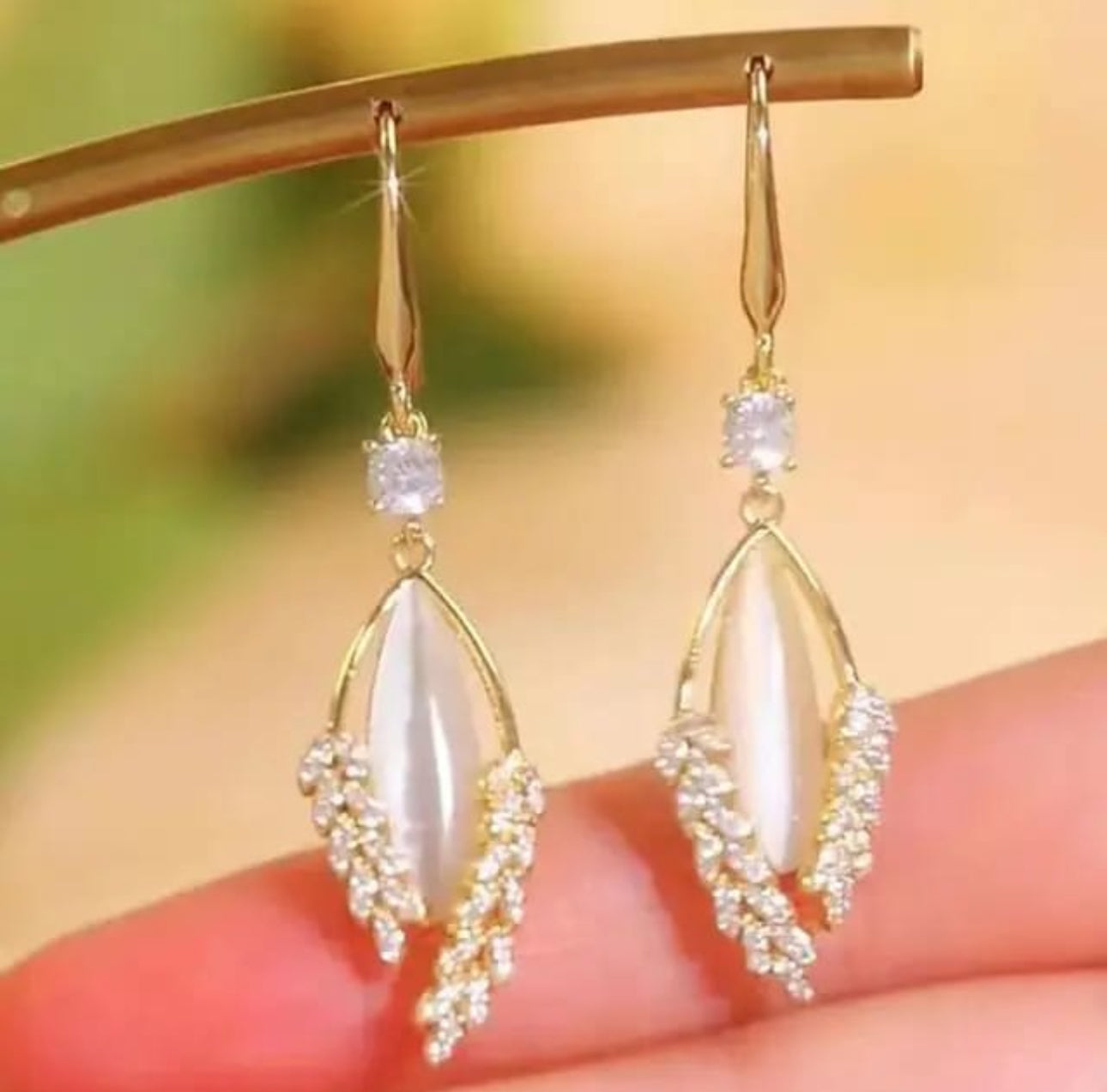 Korean leaf stud earrings