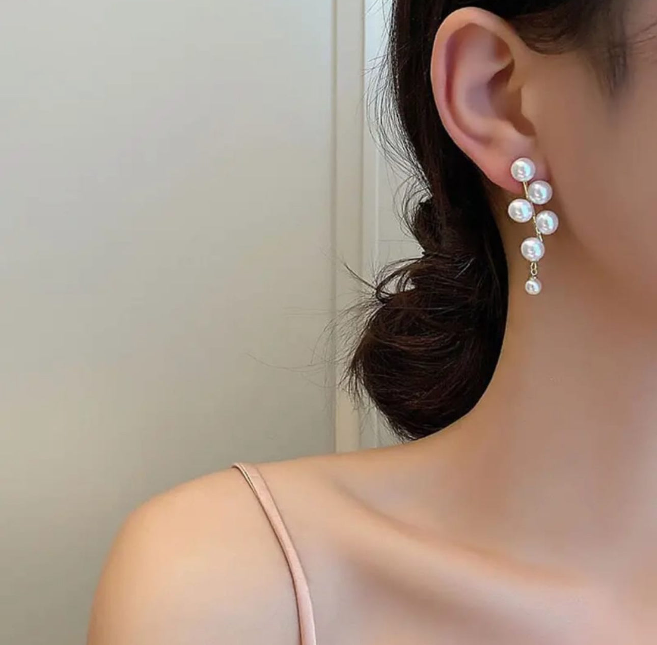 .Korean  pearl dangler