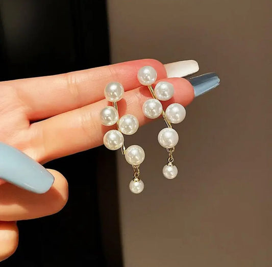 .Korean  pearl dangler