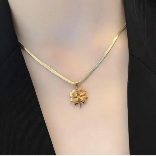 Beautiful flower  anti tarnish snake chain