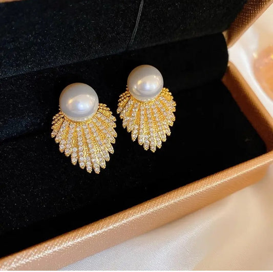 . Fan shaped diamond pearl stud earrings