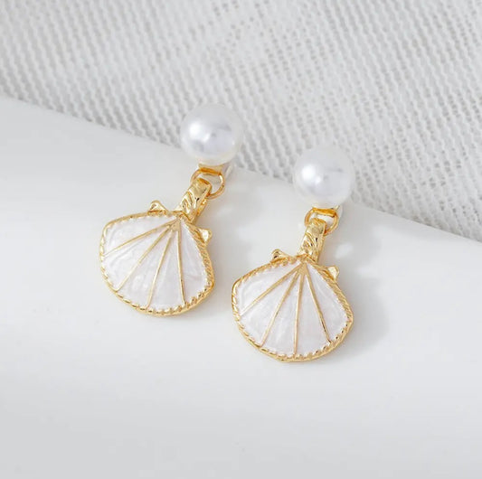 . Amazing Korean white  pearl dangler