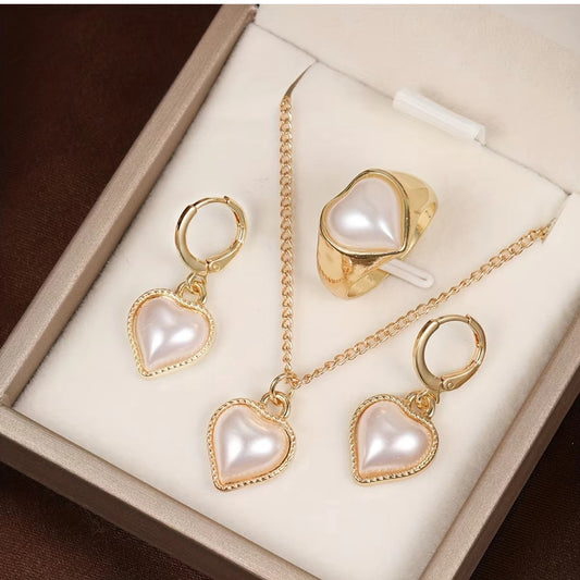 . Amazing Pearl heart jewlery combo set