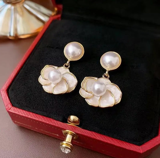 Oil dripping  Pearl  flower   earrings