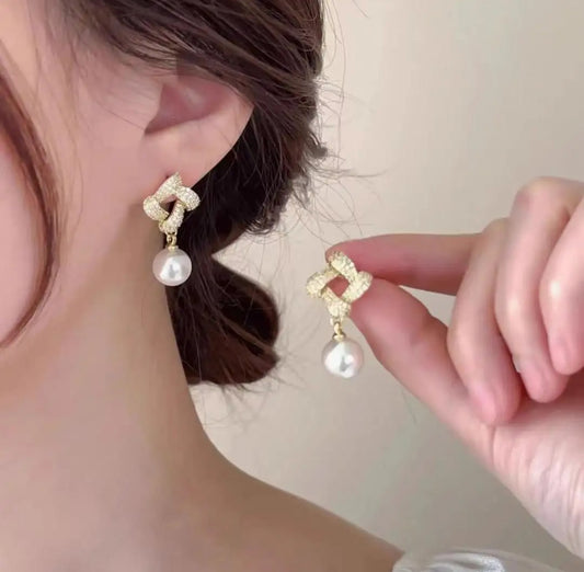 Geometric square pearl drop earrings