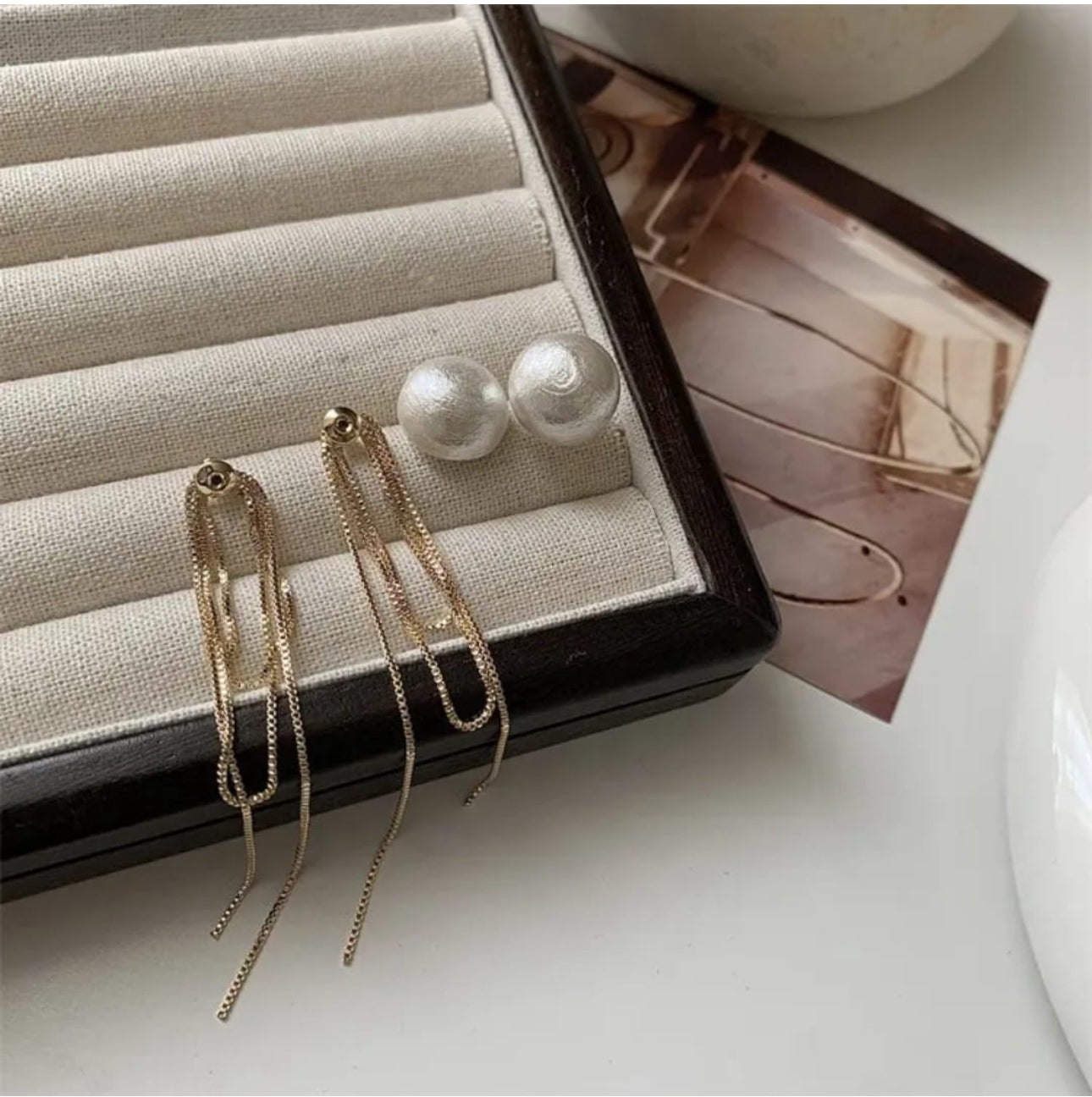 . Amazing Detachable chain Pearl dangler