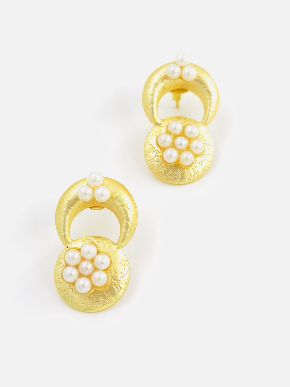 Pearl  Gold plated studs