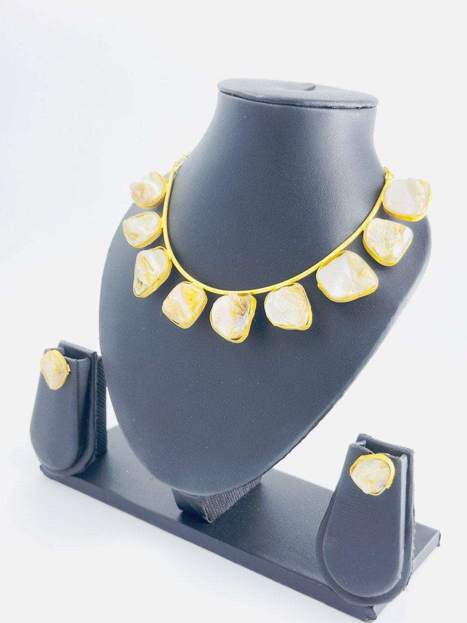 mother of pearls  Necklace  set