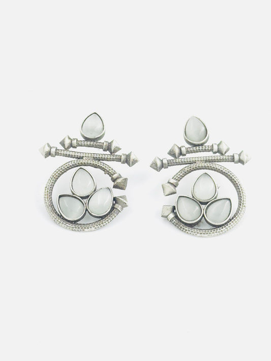 White antique  studs
