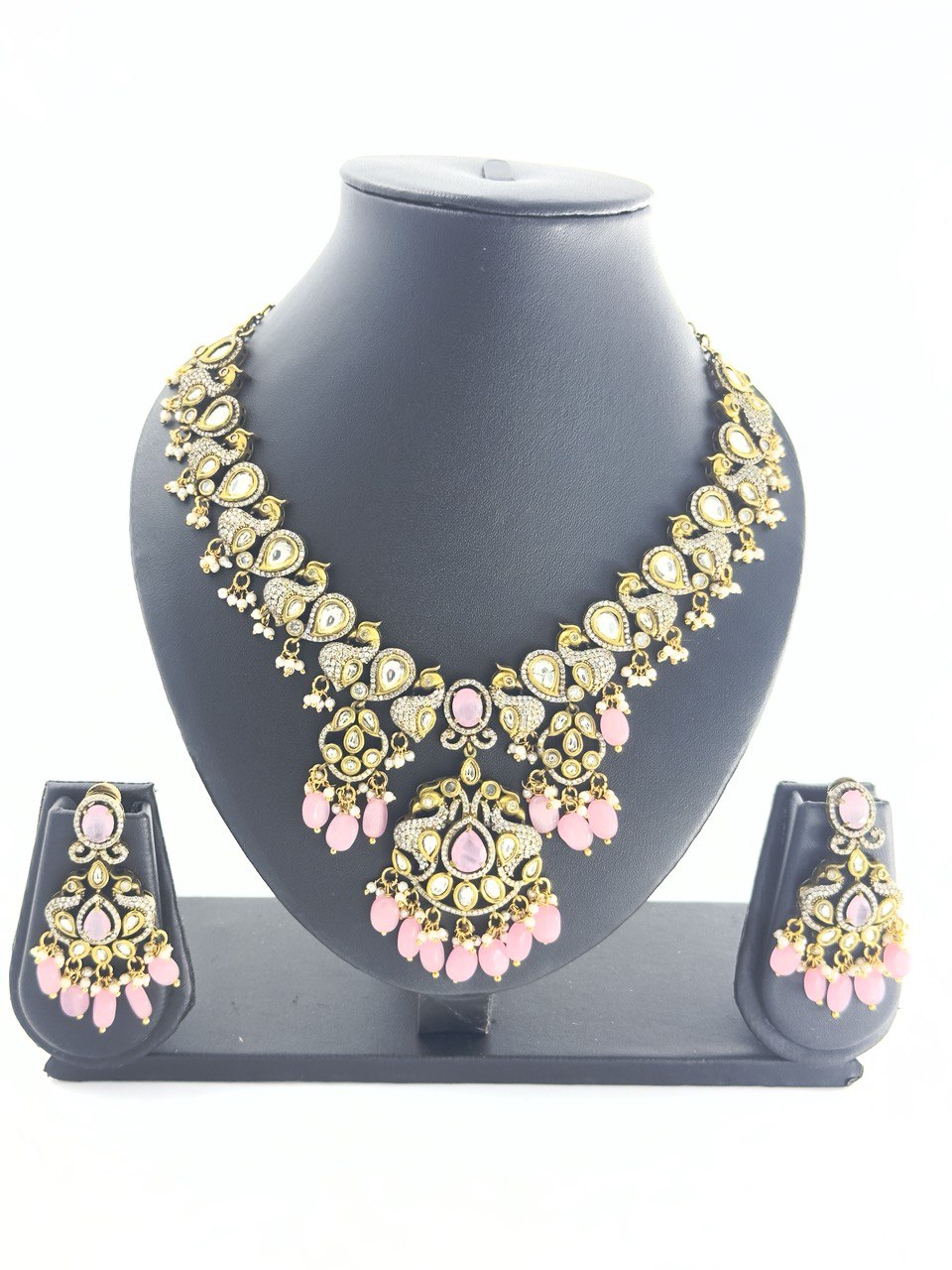 Pink mehndi jewellery set