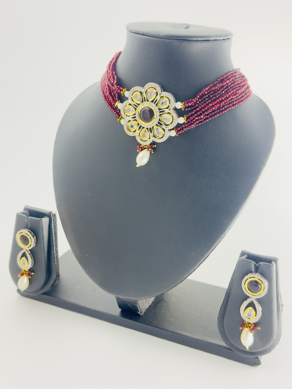 Maroon Avya choker set
