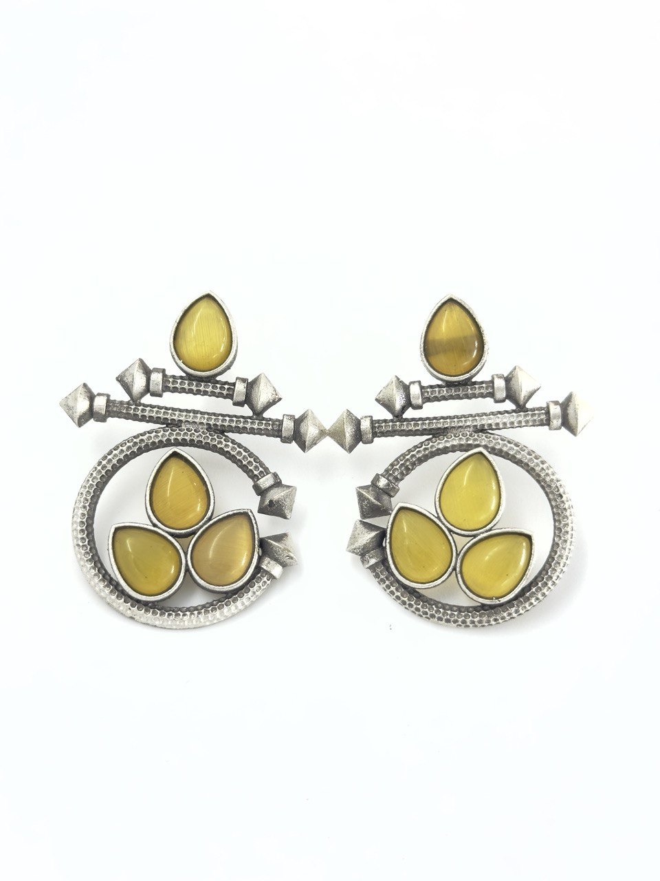 Yellow  antique  studs