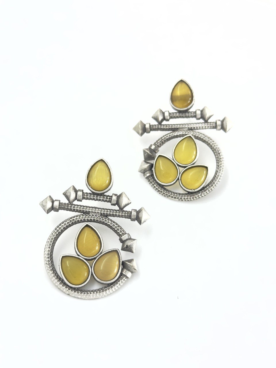 Yellow  antique  studs
