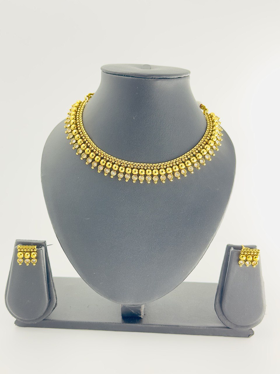 Yashasvi  gold plated  necklace  set
