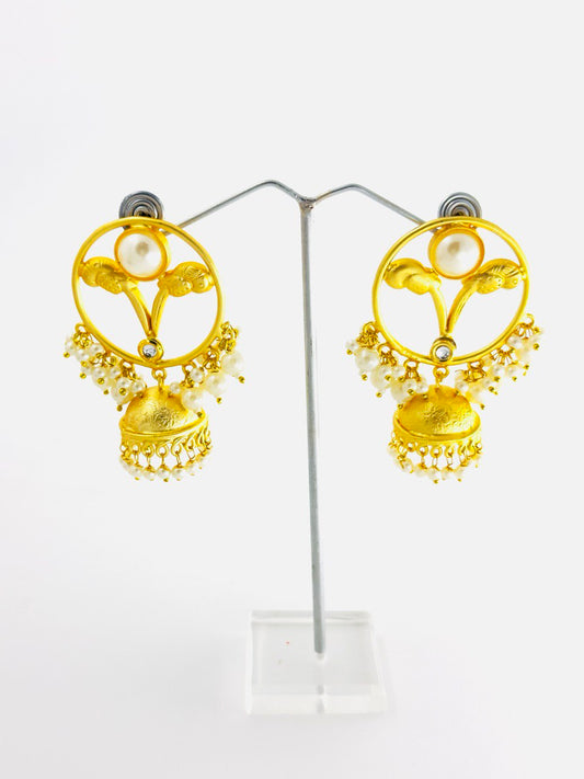 Pearl Gold plated dangler