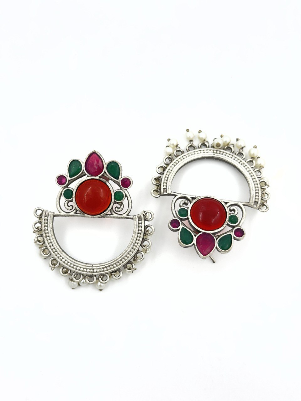 Multicolour   antique  studs