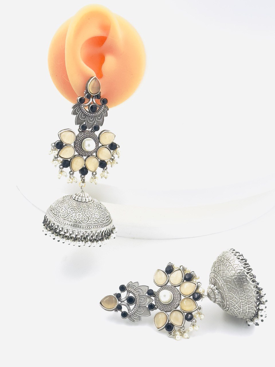 Multicolour Antique dangler