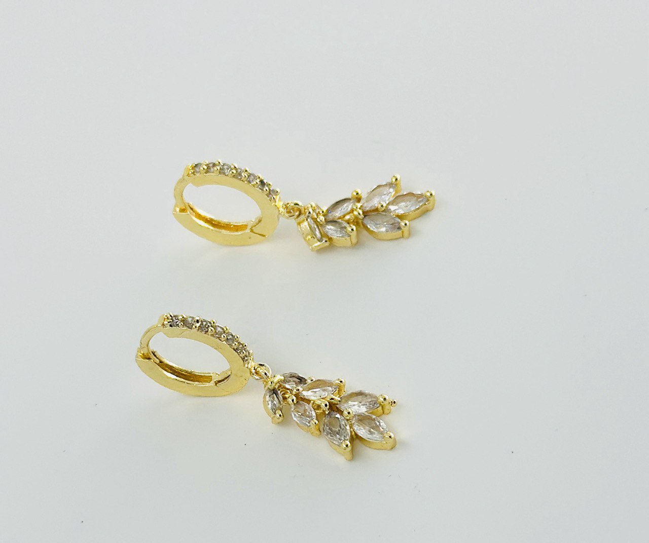 Minimalist golden dangler
