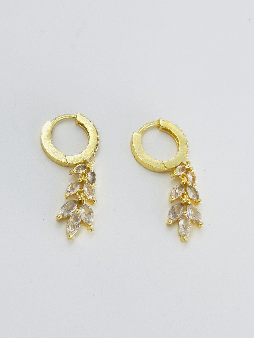 Minimalist golden dangler
