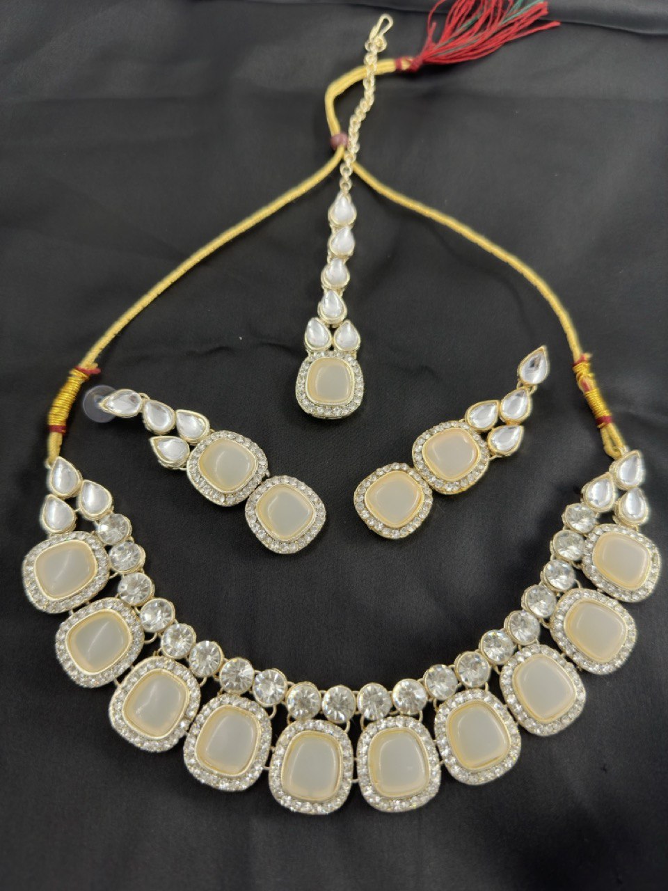 Ivory kundan   Necklace  set